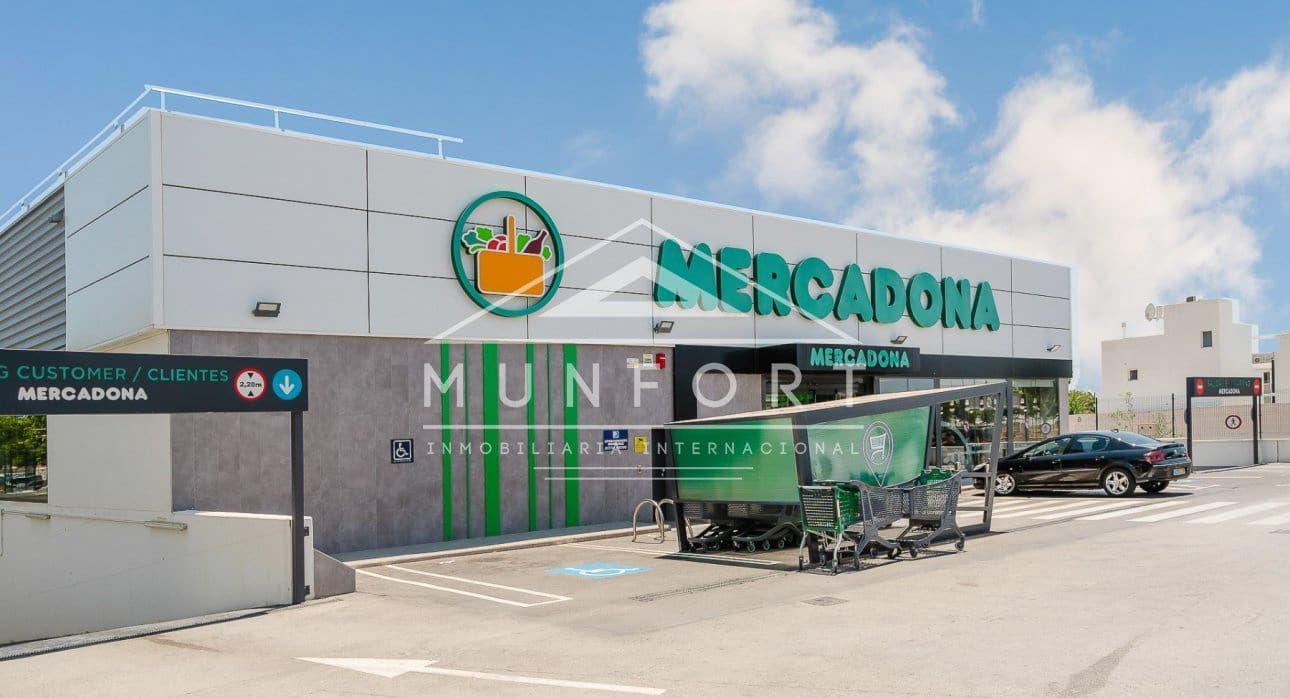 3 chambre Bungalow à vendre à Pilar de la Horadada avec piscine - 495 000 € (Ref: 9694075)