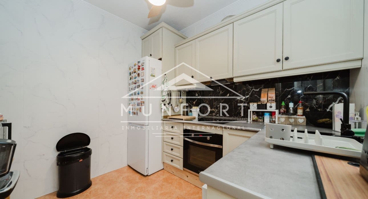 2 soveværelse Lejlighed til salg i Torrevieja med swimmingpool - € 195.000 (Ref: 9694252)