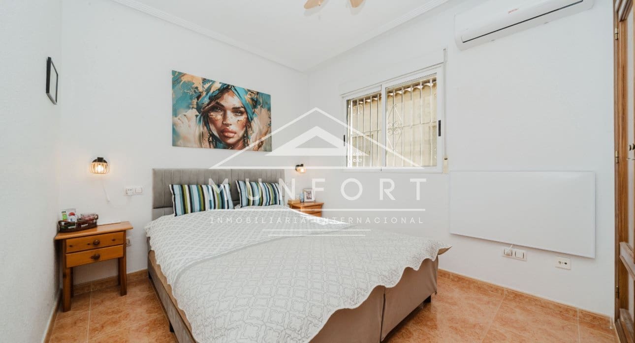 2 soveværelse Lejlighed til salg i Torrevieja med swimmingpool - € 195.000 (Ref: 9694252)