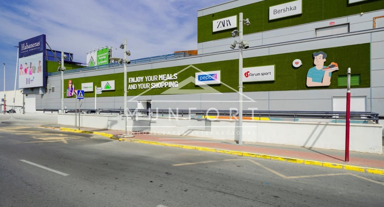 2 soveværelse Lejlighed til salg i Torrevieja med swimmingpool - € 195.000 (Ref: 9694252)