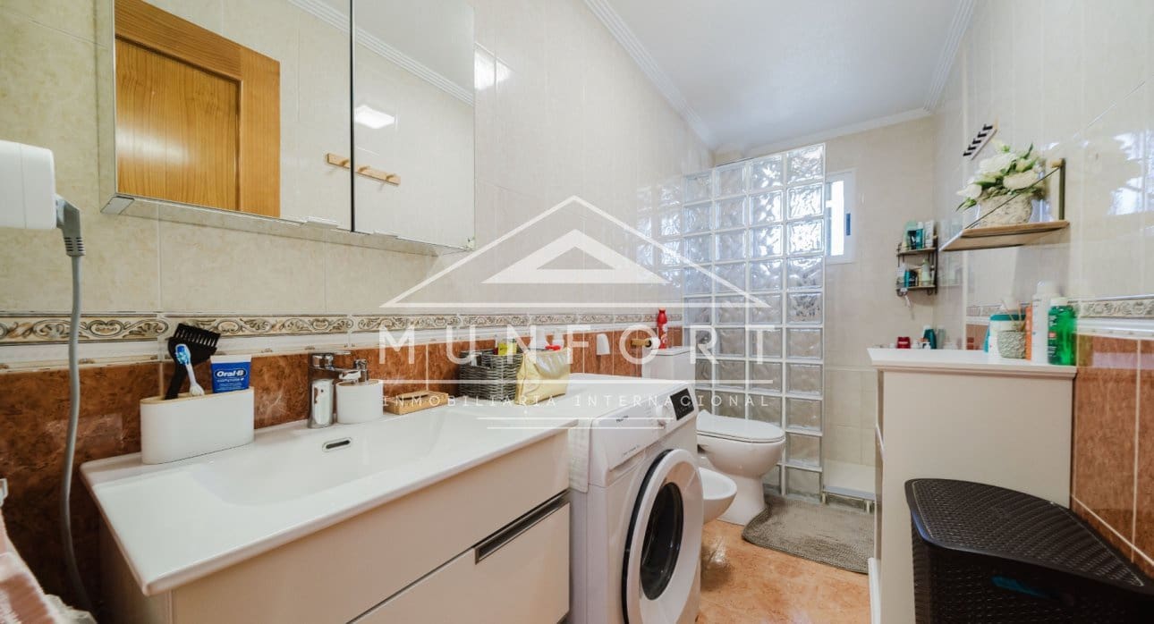 2 soveværelse Lejlighed til salg i Torrevieja med swimmingpool - € 195.000 (Ref: 9694252)