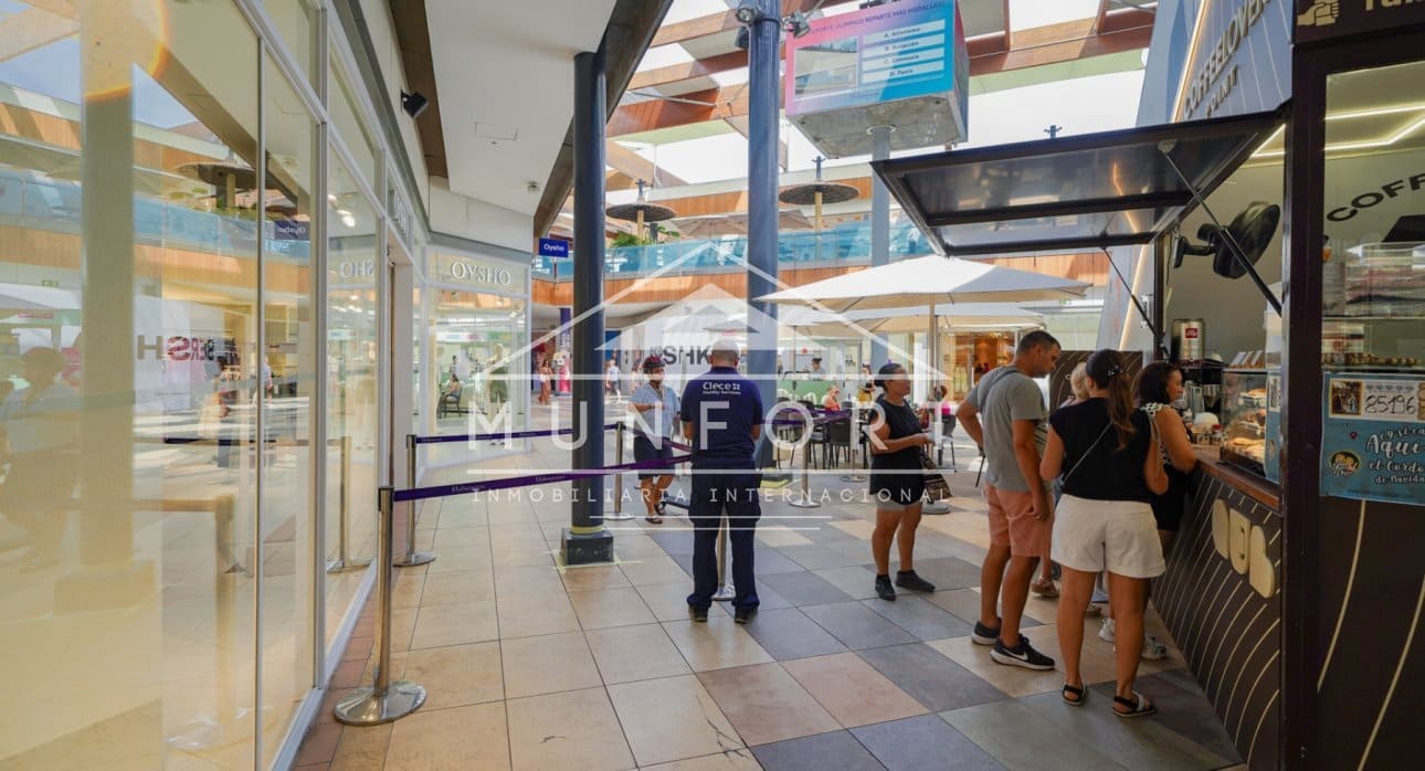 2 soveværelse Lejlighed til salg i Torrevieja med swimmingpool - € 195.000 (Ref: 9694252)