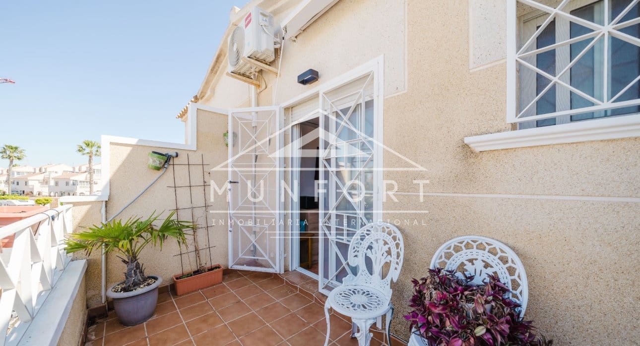 2 soveværelse Lejlighed til salg i Torrevieja med swimmingpool - € 195.000 (Ref: 9694252)