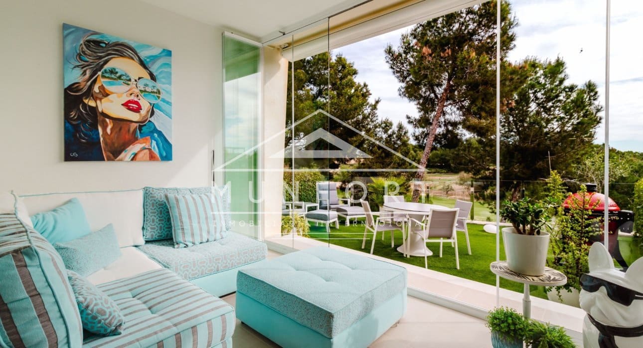 2 Zimmer Bungalow zu verkaufen in Pilar de la Horadada mit Pool - 299.950 € (Ref: 9699828)