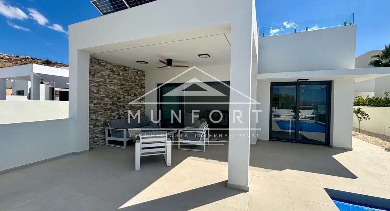 3 bedroom Villa for sale in Rojales with pool - € 479,000 (Ref: 9699830)