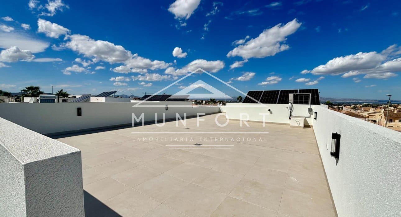 3 bedroom Villa for sale in Rojales with pool - € 479,000 (Ref: 9699830)