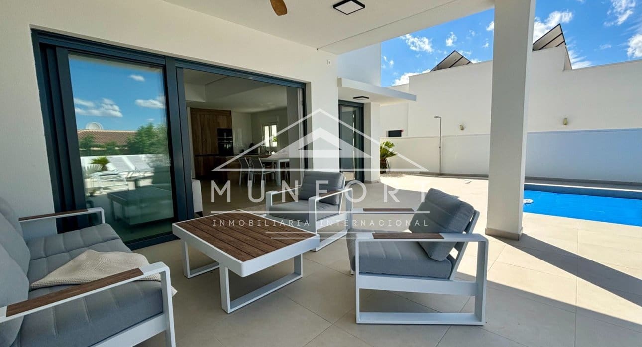 3 bedroom Villa for sale in Rojales with pool - € 479,000 (Ref: 9699830)