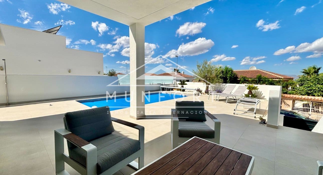 3 bedroom Villa for sale in Rojales with pool - € 479,000 (Ref: 9699830)