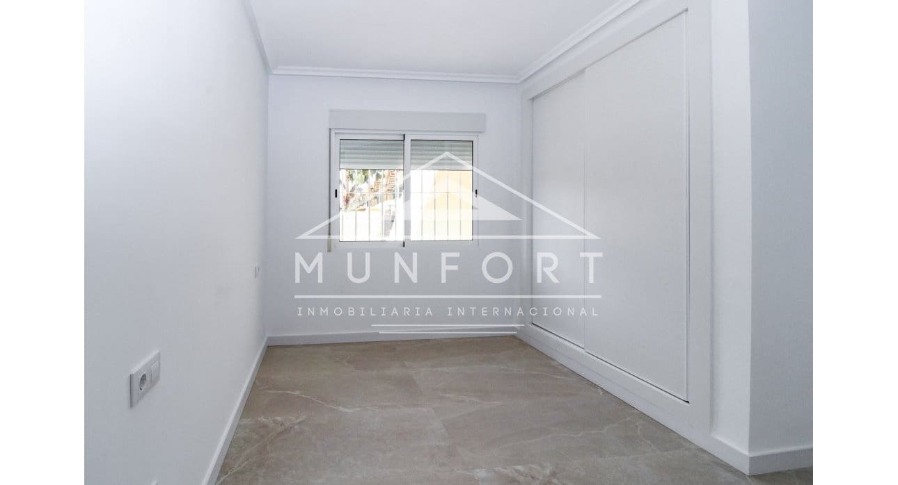 2 bedroom Bungalow for sale in Torre de la Horadada with pool - € 225,000 (Ref: 9716757)