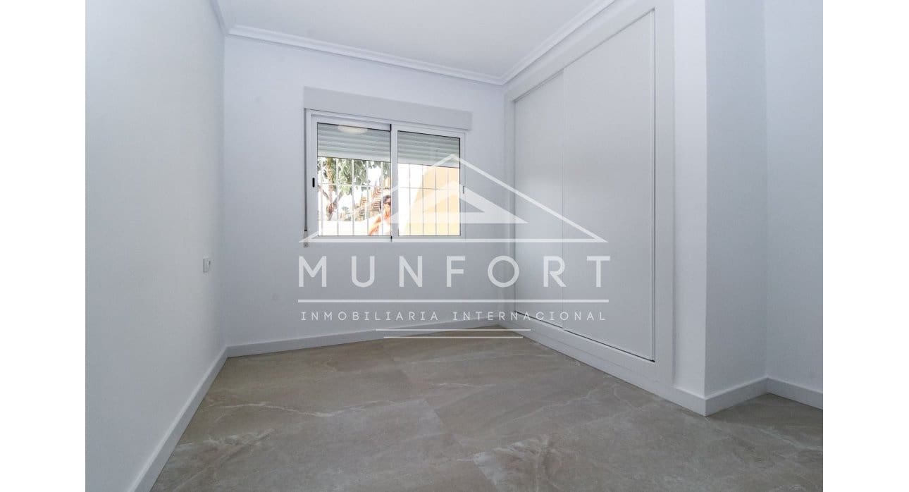 2 bedroom Bungalow for sale in Torre de la Horadada with pool - € 225,000 (Ref: 9716757)