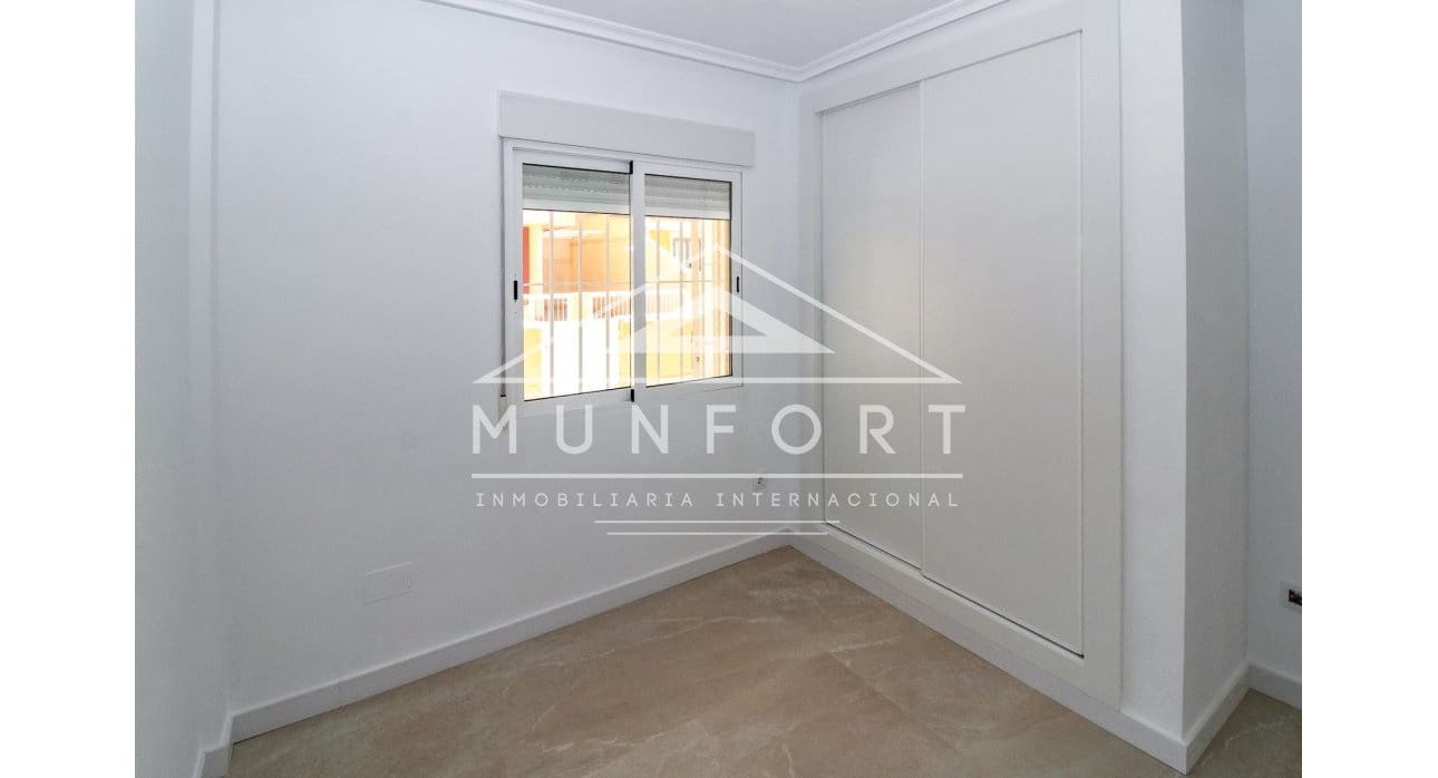 2 bedroom Bungalow for sale in Torre de la Horadada with pool - € 225,000 (Ref: 9716757)