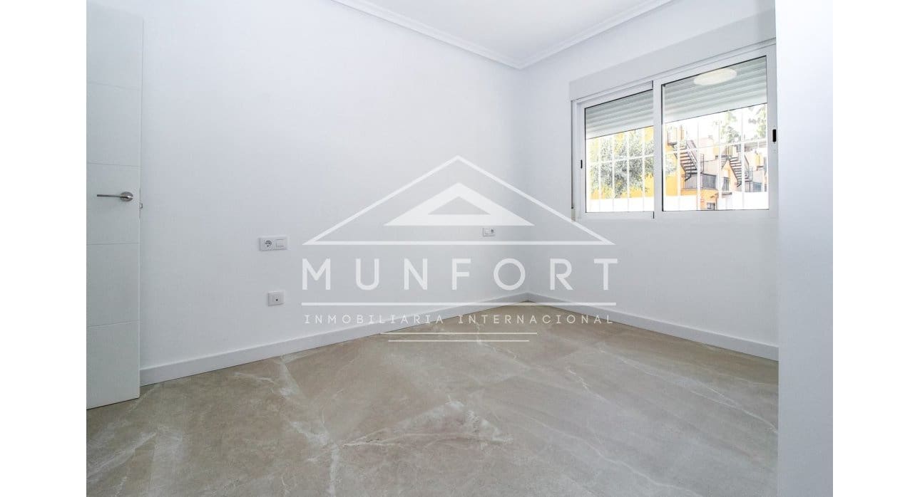 2 bedroom Bungalow for sale in Torre de la Horadada with pool - € 225,000 (Ref: 9716757)