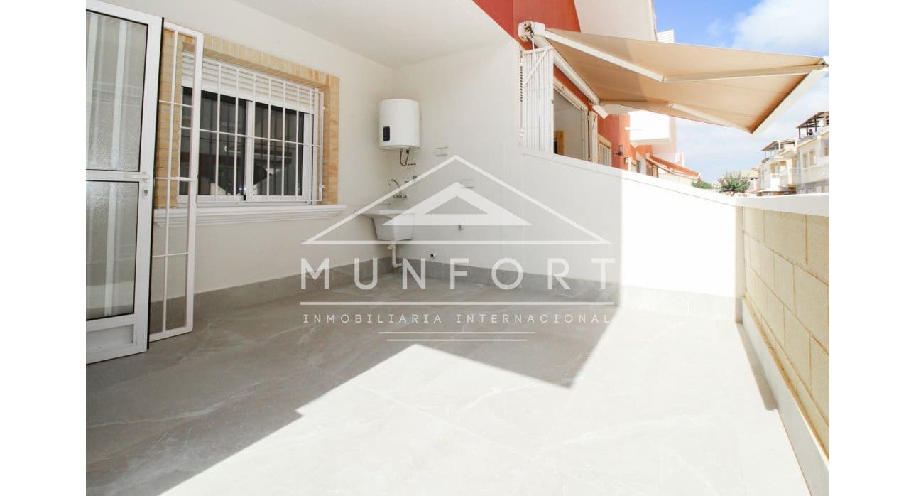 2 bedroom Bungalow for sale in Torre de la Horadada with pool - € 225,000 (Ref: 9716757)