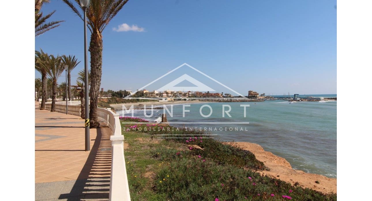 2 bedroom Bungalow for sale in Torre de la Horadada with pool - € 225,000 (Ref: 9716757)