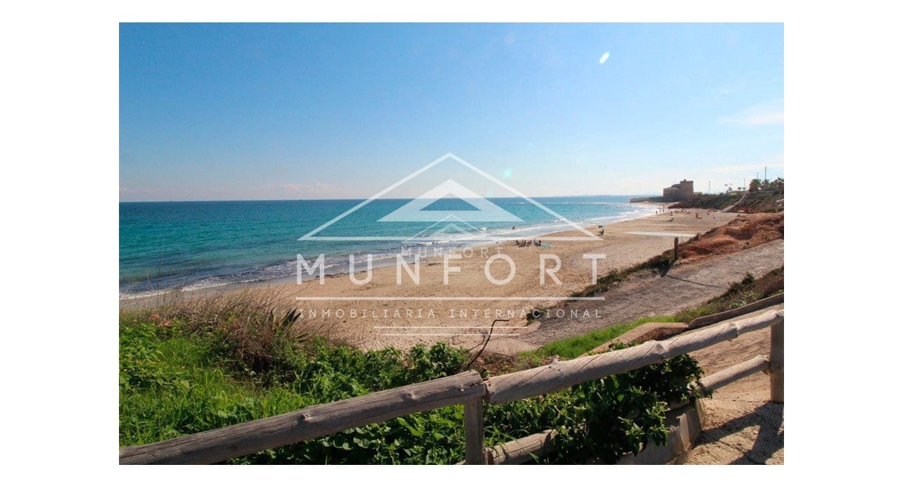 2 bedroom Bungalow for sale in Torre de la Horadada with pool - € 225,000 (Ref: 9716757)