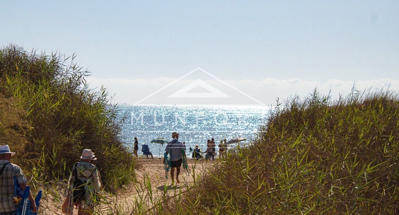 3 bedroom Apartment for sale in Pilar de la Horadada - € 149,000 (Ref: 9720474)