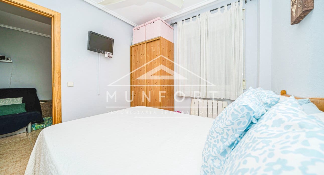 2 bedroom Apartment for sale in Torrevieja with pool - € 119,900 (Ref: 9720847)