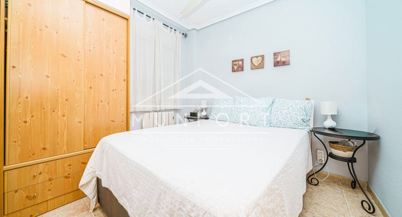 2 bedroom Apartment for sale in Torrevieja with pool - € 119,900 (Ref: 9720847)