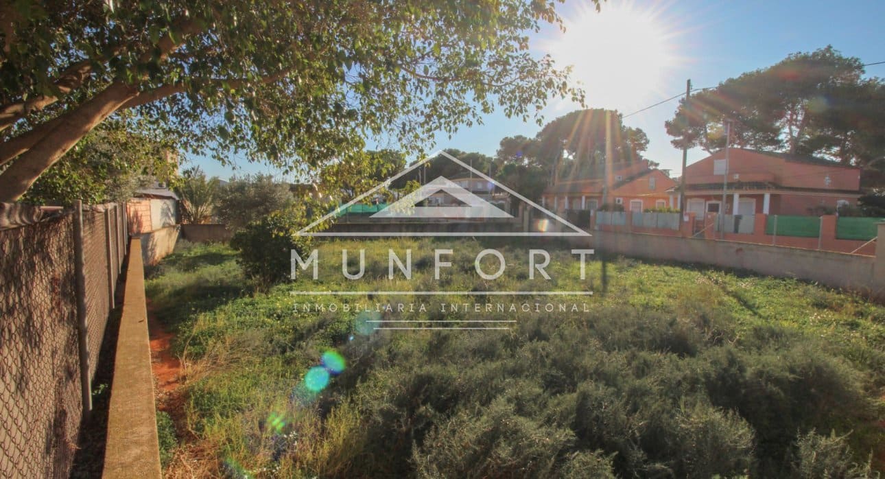 Building Plot for sale in Los Urrutias - € 94,900 (Ref: 9720853)