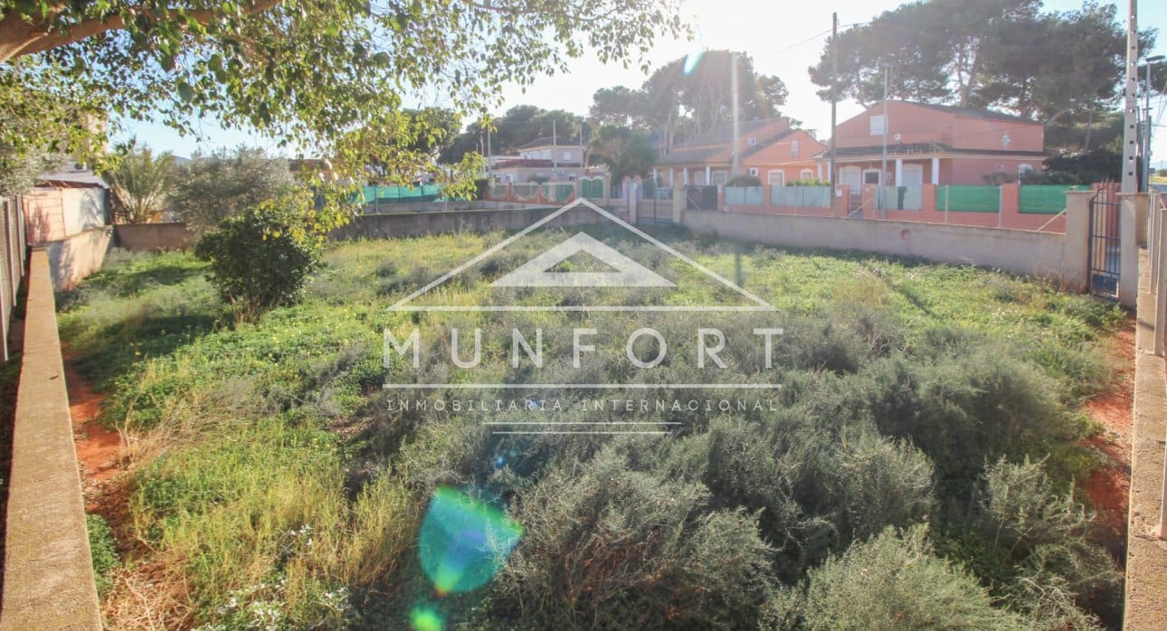 Building Plot for sale in Los Urrutias - € 94,900 (Ref: 9720853)