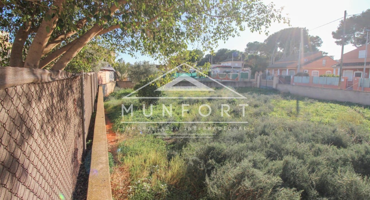 Building Plot for sale in Los Urrutias - € 94,900 (Ref: 9720853)