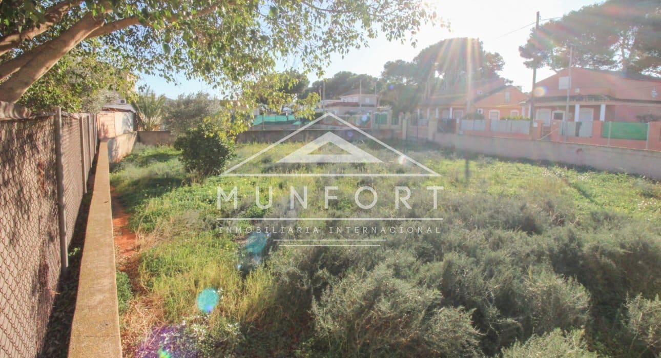 Building Plot for sale in Los Urrutias - € 94,900 (Ref: 9720853)