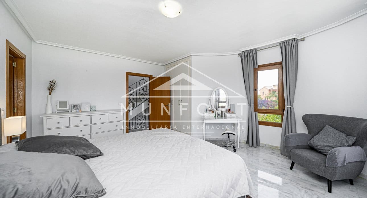 4 soveværelse Villa til salg i San Miguel de Salinas med swimmingpool - € 449.900 (Ref: 9731241)