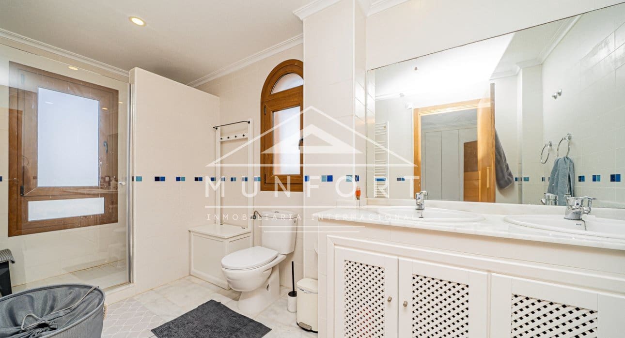 4 soveværelse Villa til salg i San Miguel de Salinas med swimmingpool - € 449.900 (Ref: 9731241)