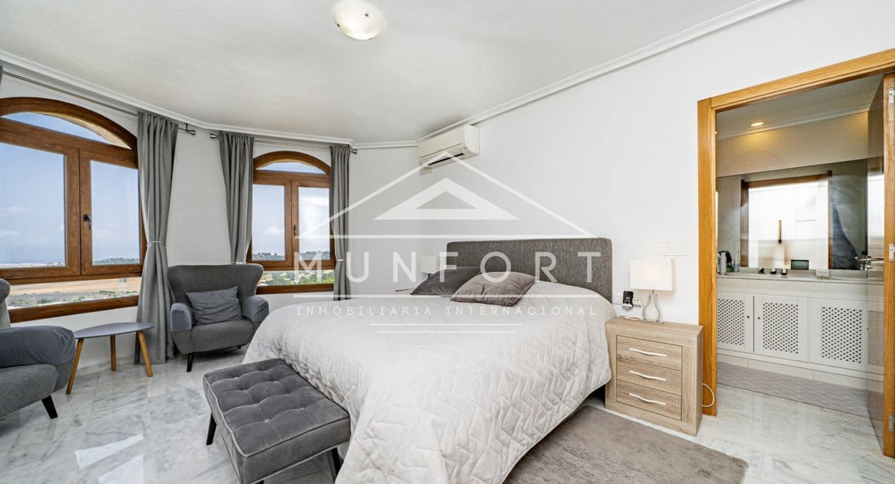 4 soveværelse Villa til salg i San Miguel de Salinas med swimmingpool - € 449.900 (Ref: 9731241)