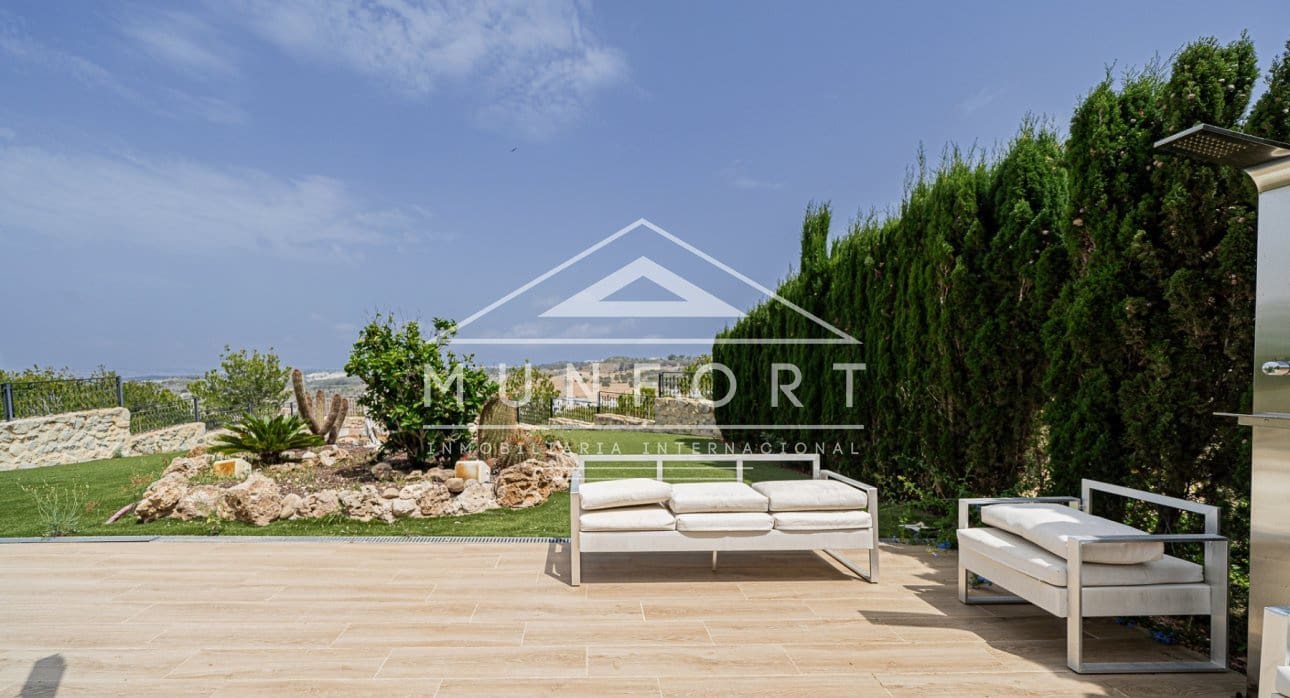 4 soveværelse Villa til salg i San Miguel de Salinas med swimmingpool - € 449.900 (Ref: 9731241)