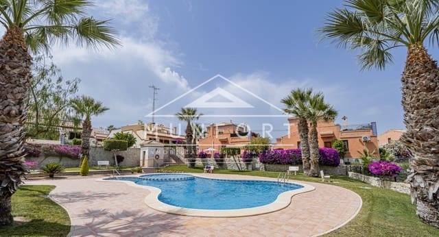 4 soveværelse Villa til salg i San Miguel de Salinas med swimmingpool - € 449.900 (Ref: 9731241)