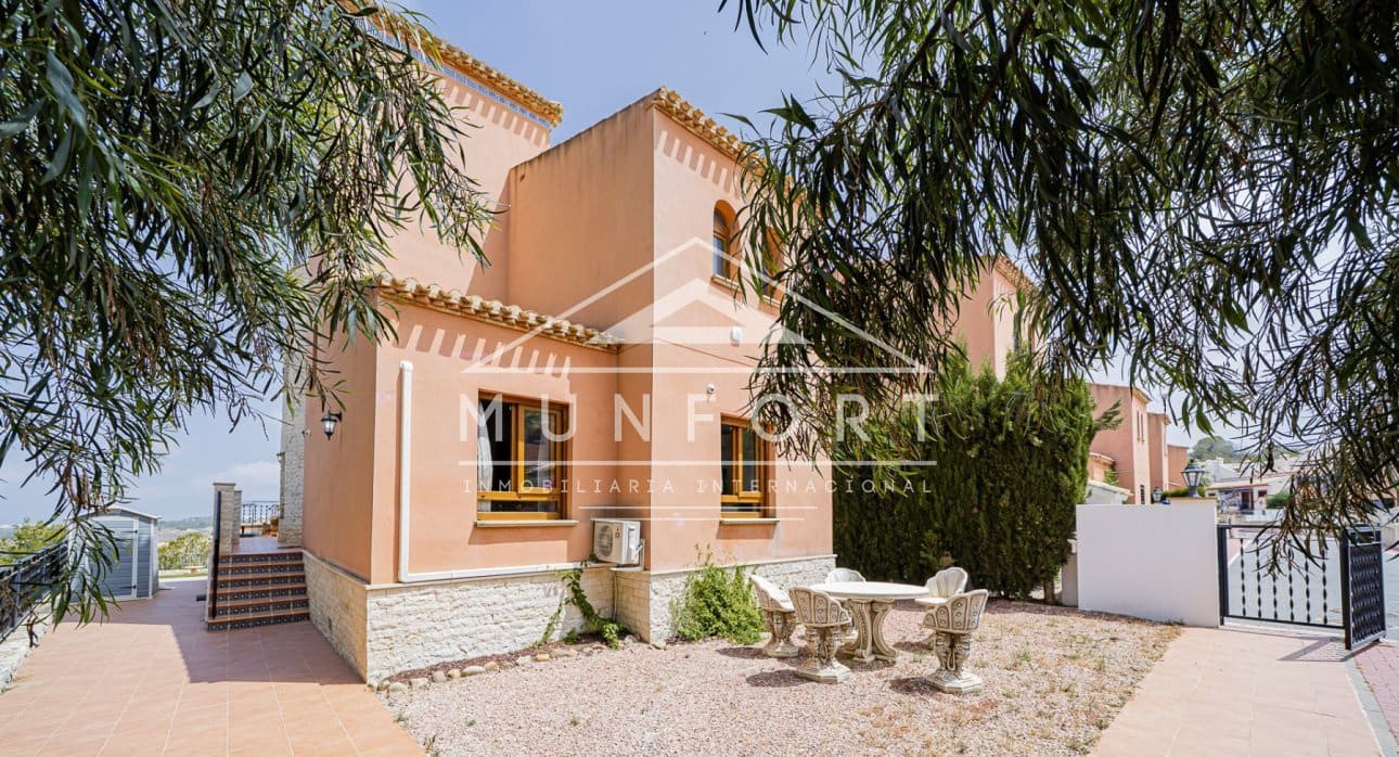 4 soveværelse Villa til salg i San Miguel de Salinas med swimmingpool - € 449.900 (Ref: 9731241)