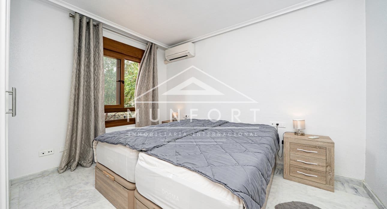 4 soveværelse Villa til salg i San Miguel de Salinas med swimmingpool - € 449.900 (Ref: 9731241)