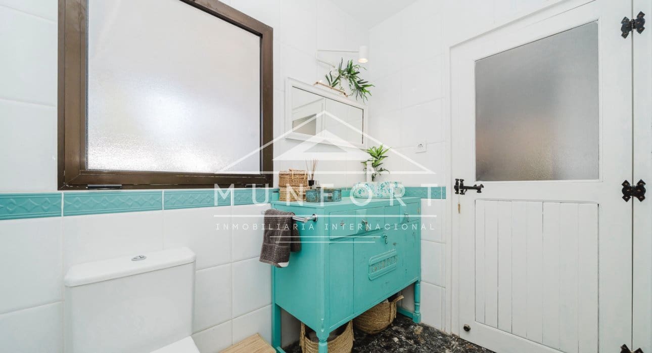 5 bedroom Villa for sale in Gea y Truyols with pool - € 599,900 (Ref: 9734051)