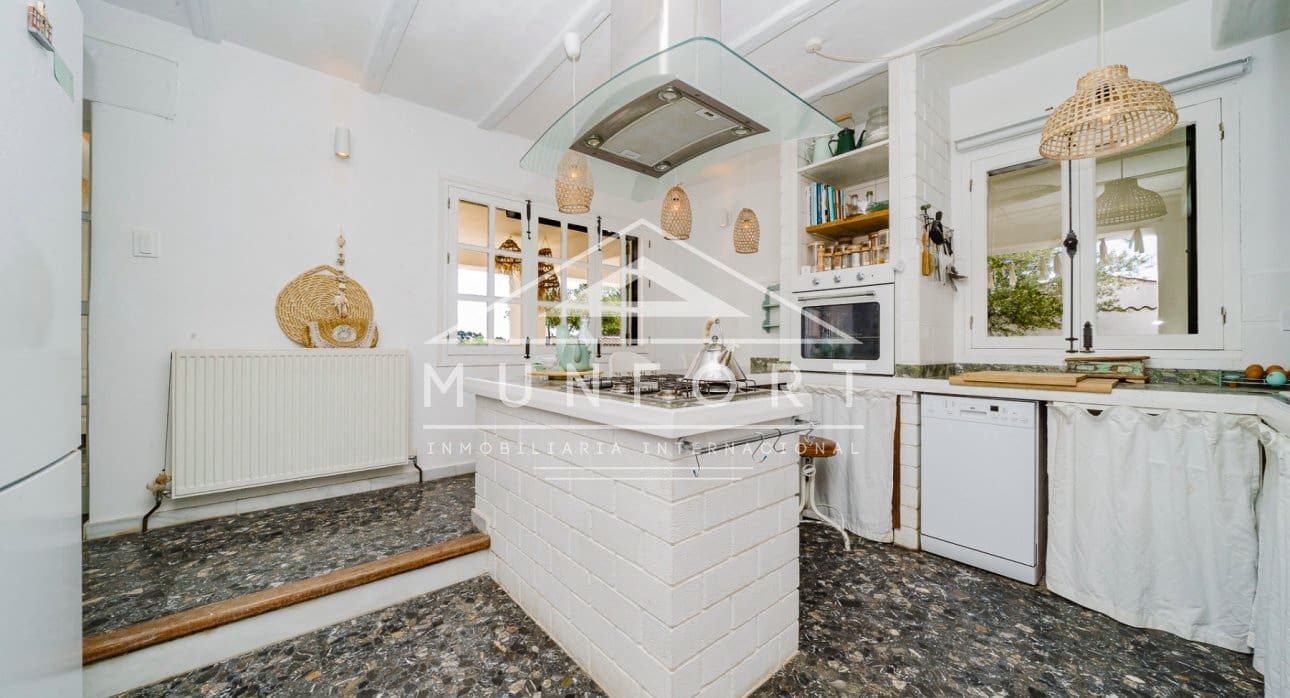 5 bedroom Villa for sale in Gea y Truyols with pool - € 599,900 (Ref: 9734051)