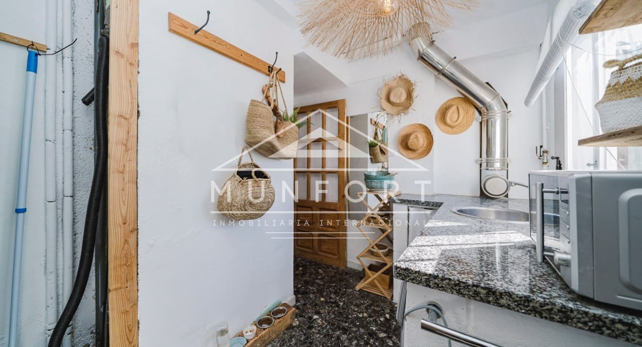 5 bedroom Villa for sale in Gea y Truyols with pool - € 599,900 (Ref: 9734051)