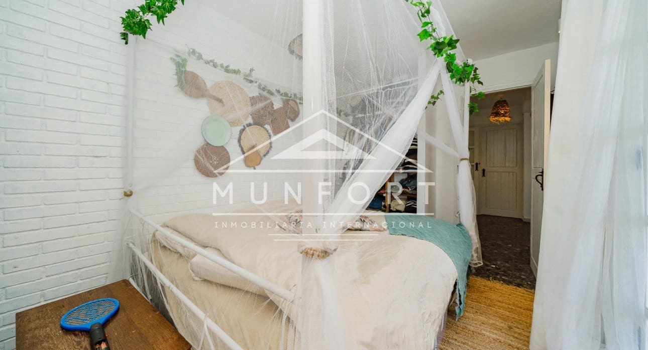 5 bedroom Villa for sale in Gea y Truyols with pool - € 599,900 (Ref: 9734051)