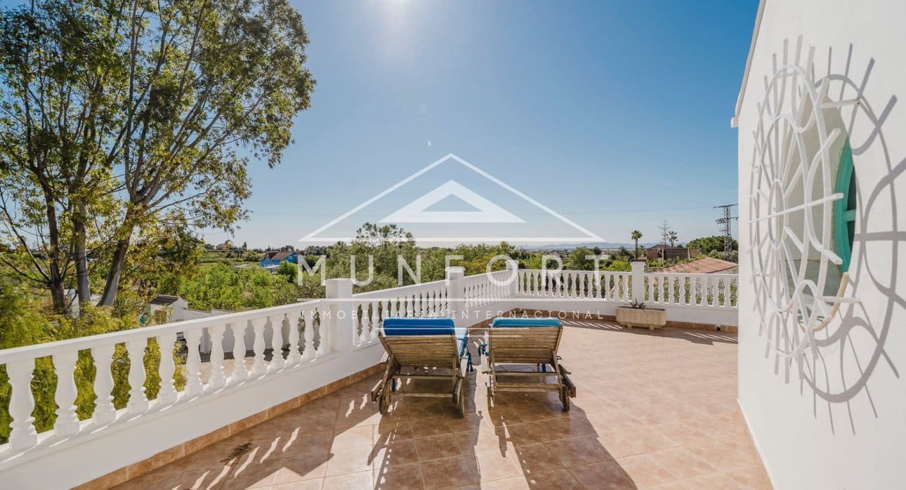 5 bedroom Villa for sale in Gea y Truyols with pool - € 599,900 (Ref: 9734051)