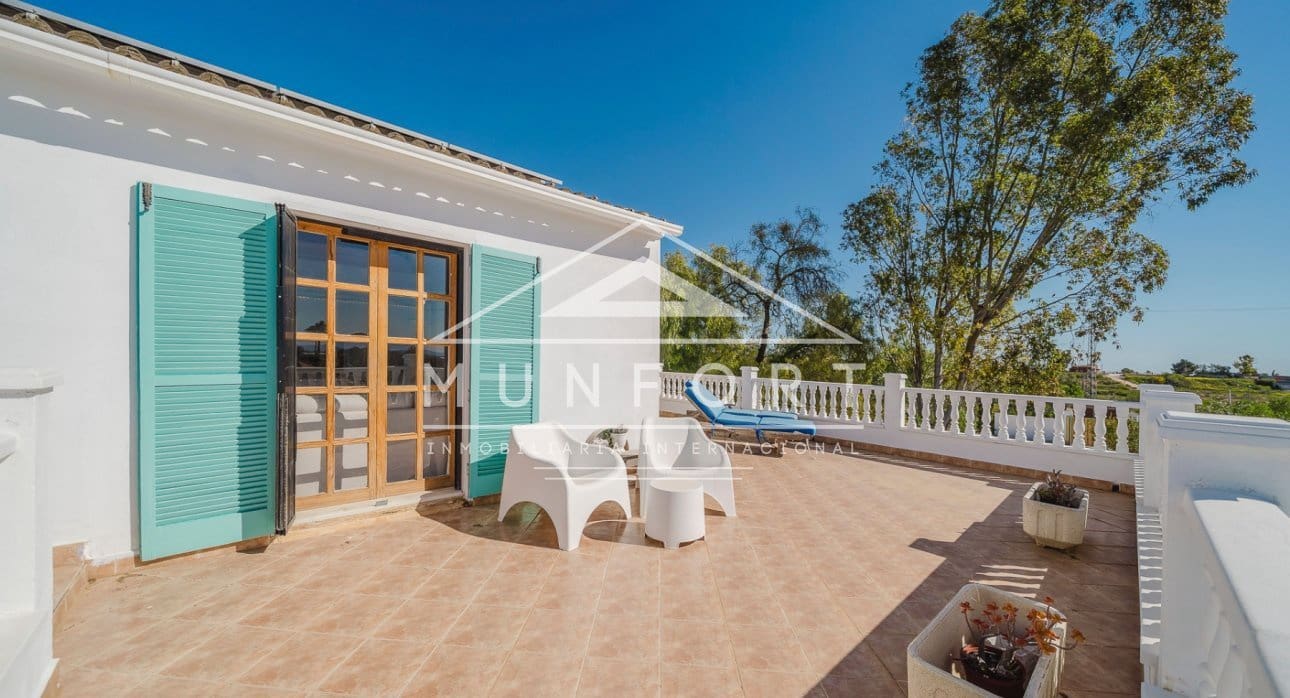 5 bedroom Villa for sale in Gea y Truyols with pool - € 599,900 (Ref: 9734051)