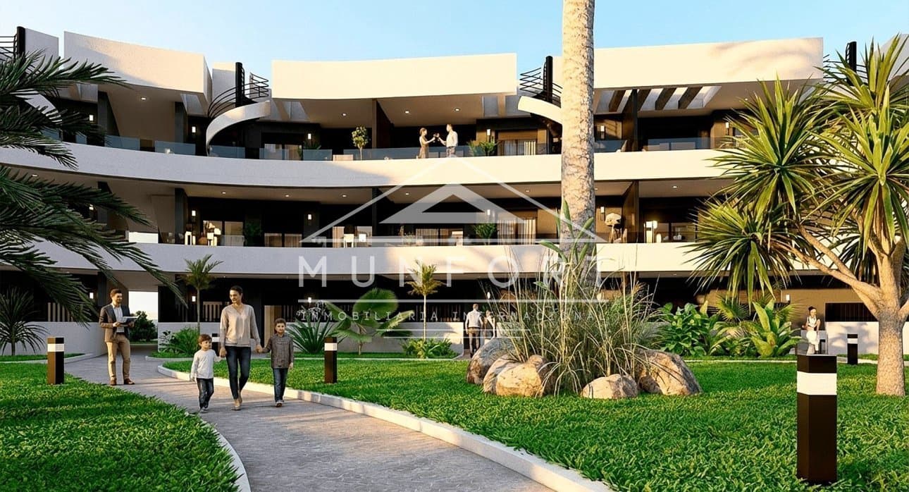 Ático de 2 habitaciones en Los Alcázares en venta con piscina - 359.900 € (Ref: 9740589)