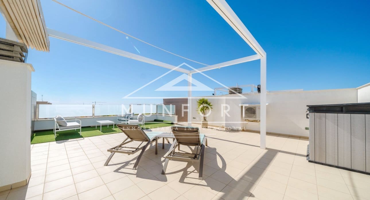 2 sypialnia Penthouse na sprzedaż w Pilar de la Horadada z basenem - 279 900 € (Ref: 9751096)