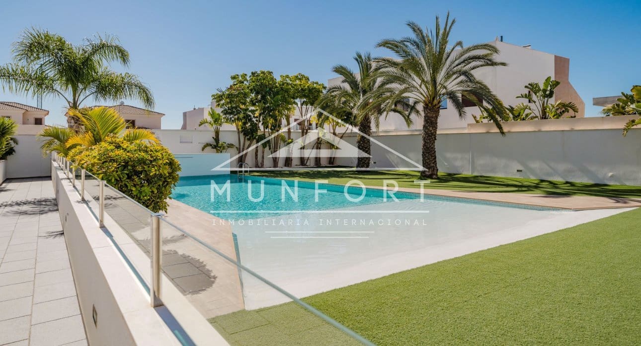 2 sypialnia Penthouse na sprzedaż w Pilar de la Horadada z basenem - 279 900 € (Ref: 9751096)