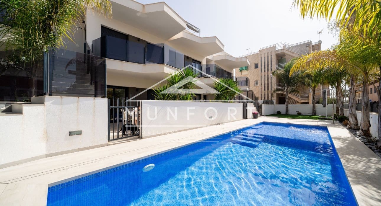 2 sypialnia Bungalow na sprzedaż w Santiago de la Ribera z basenem - 275 000 € (Ref: 9758156)