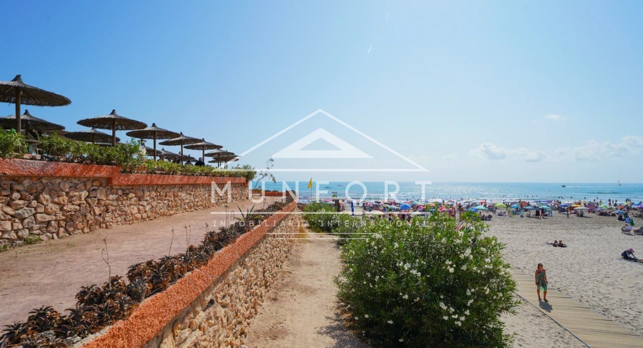 5 quarto Moradia para venda em La Zenia com piscina - 3 500 000 € (Ref: 9770003)