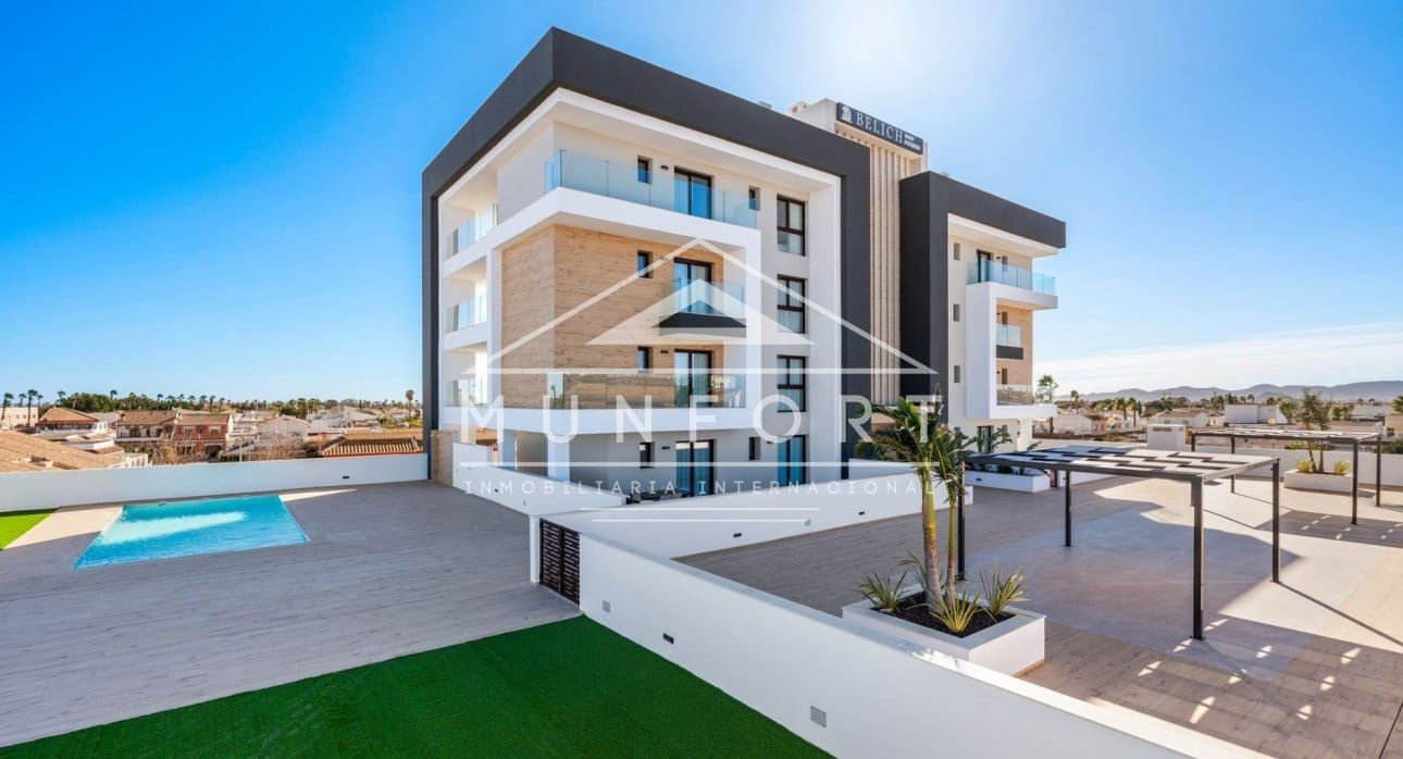 3 slaapkamer Penthouse te koop in Los Alcazares met zwembad - € 419.900 (Ref: 9772018)