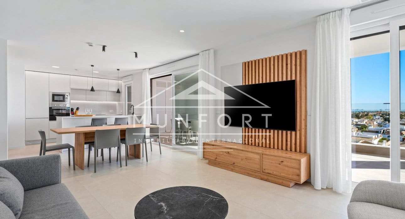 3 slaapkamer Penthouse te koop in Los Alcazares met zwembad - € 419.900 (Ref: 9772018)