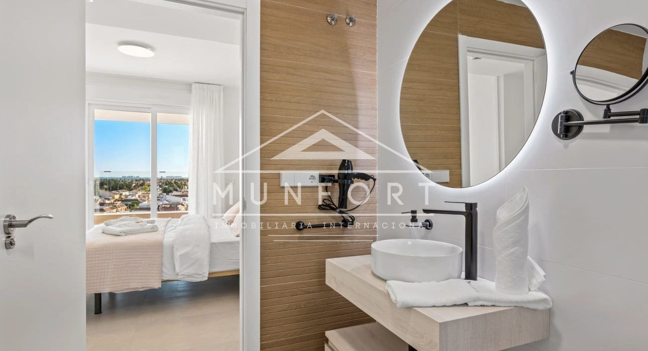 3 slaapkamer Penthouse te koop in Los Alcazares met zwembad - € 419.900 (Ref: 9772018)