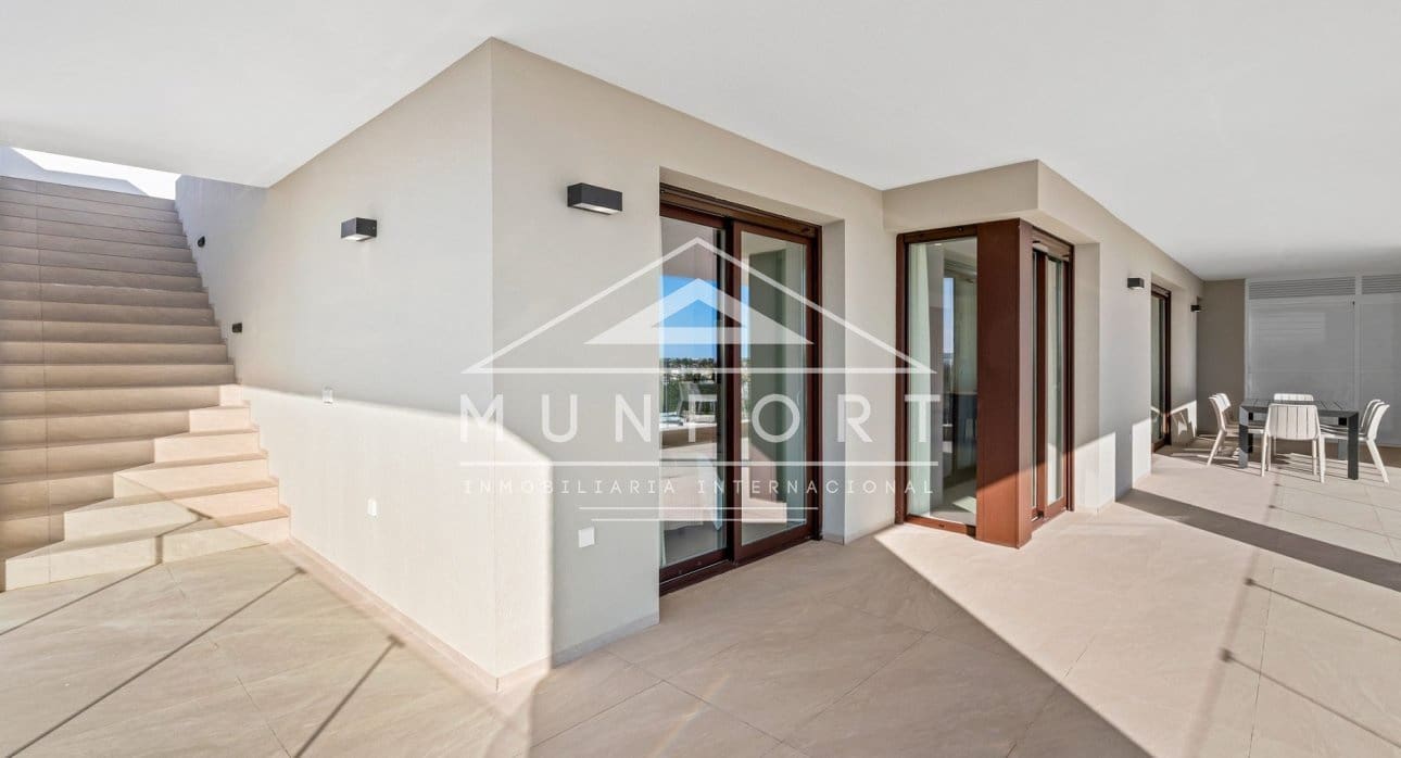 3 slaapkamer Penthouse te koop in Los Alcazares met zwembad - € 419.900 (Ref: 9772018)