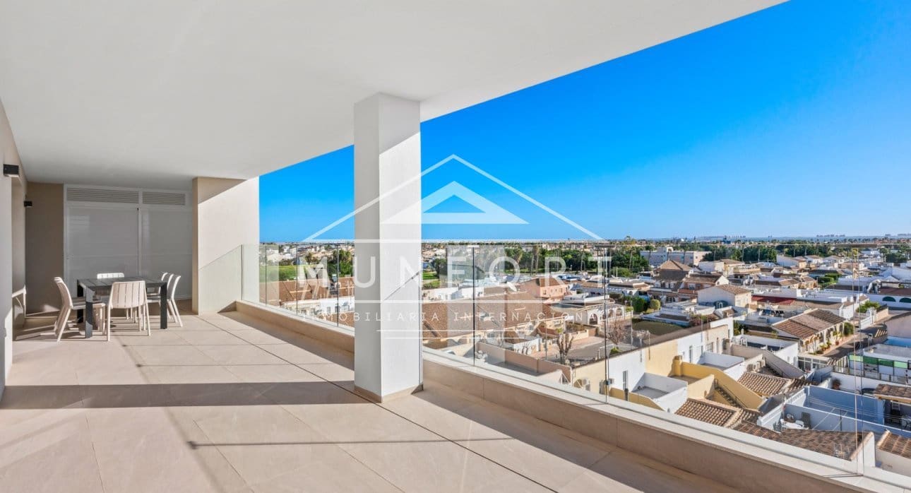 3 slaapkamer Penthouse te koop in Los Alcazares met zwembad - € 419.900 (Ref: 9772018)