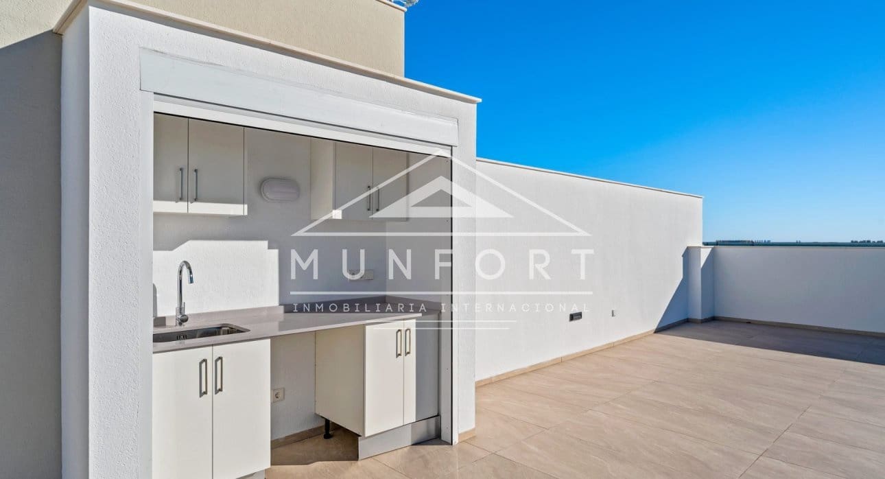 3 slaapkamer Penthouse te koop in Los Alcazares met zwembad - € 419.900 (Ref: 9772018)